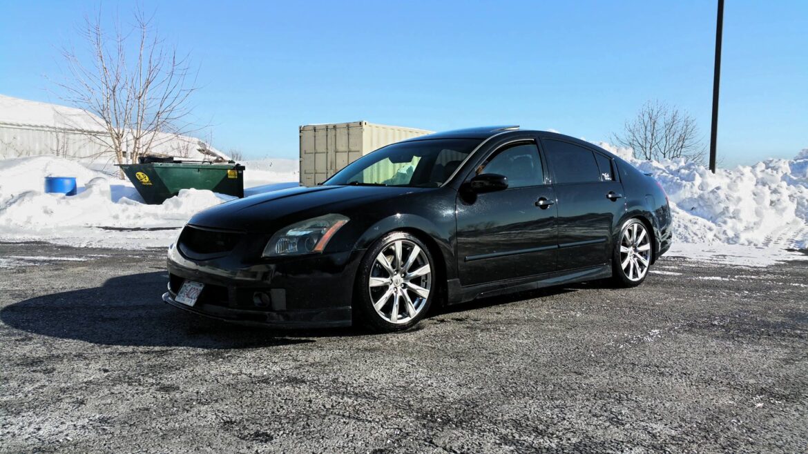 Patrick Marcello's 2007 Bagged and Modded 6thgen Nissan Maxima