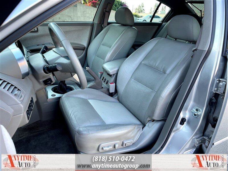 2004 Nissan Maxima SE 4-Seat - Photo 16 - Sherman Oaks, CA 91403-1701